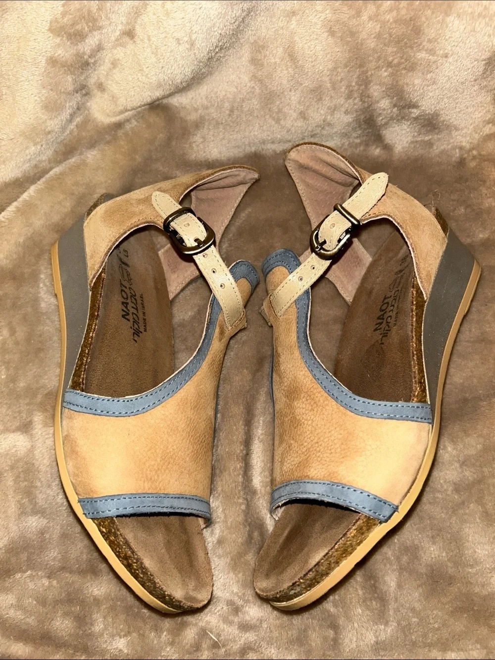 Naot Fiona Israeli Two-Tone Tan Gray Suede Leather Metallic Wedge Sandals EU 36